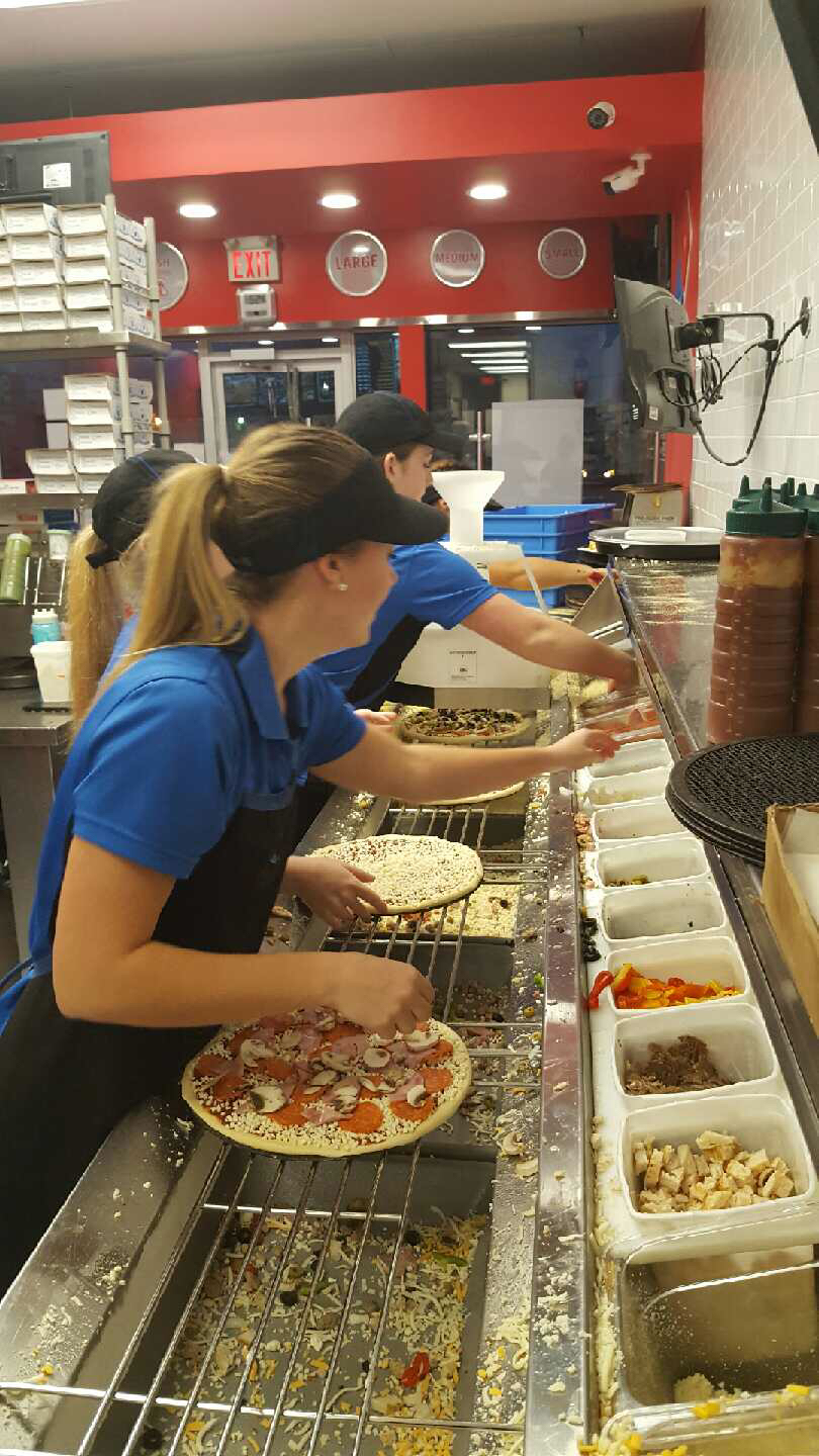 Dominos Pizza | 889 Exmouth St, Sarnia, ON N7T 5R3, Canada | Phone: (519) 332-3733