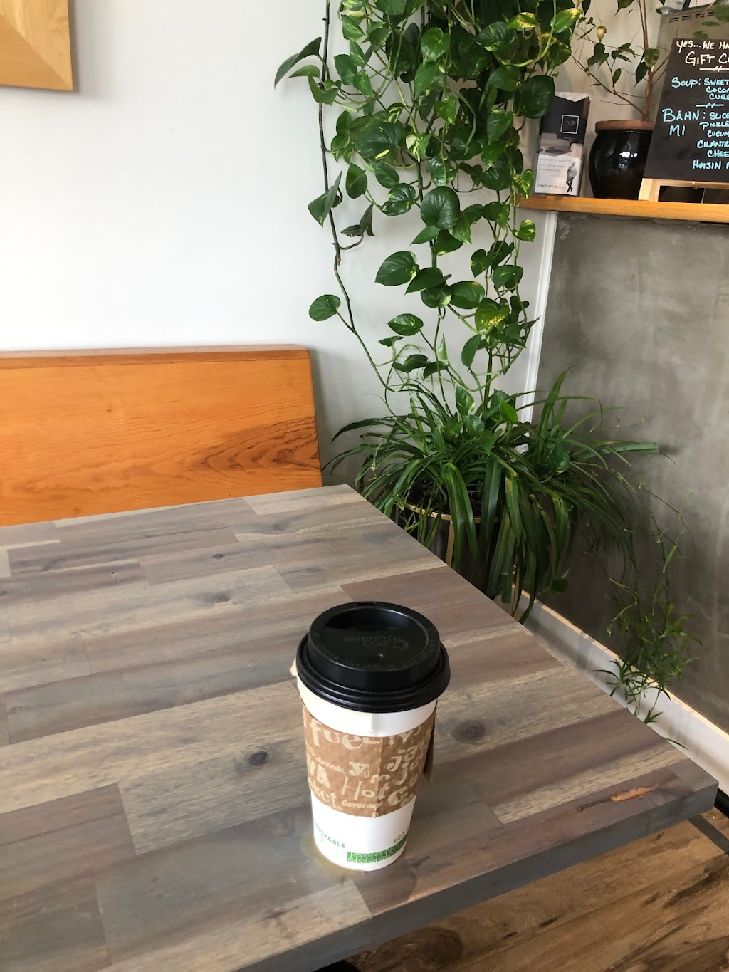 Stoop Cafe | 1027 Russet Rd NE, Calgary, AB T2E 5L2, Canada | Phone: (825) 408-0303