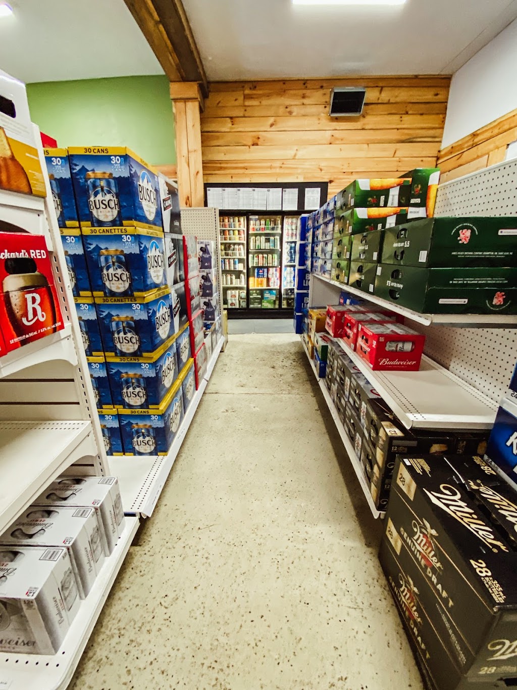 ALICE GENERAL STORE ESSO | 10679 Round Lake Rd, Pembroke, ON K8A 0K7, Canada | Phone: (613) 735-8307