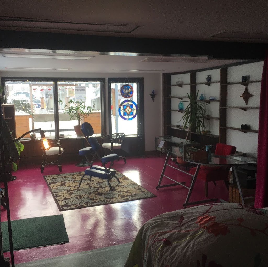 CannaTopique | 343 Rue Principale, Eastman, QC J0E 1P0, Canada | Phone: (819) 943-0951