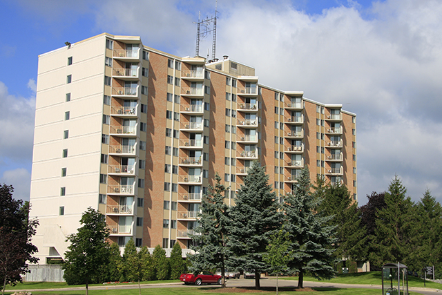 Sunset Towers | 154 Sunset Dr, St Thomas, ON N5R 5K6, Canada | Phone: (519) 631-7501