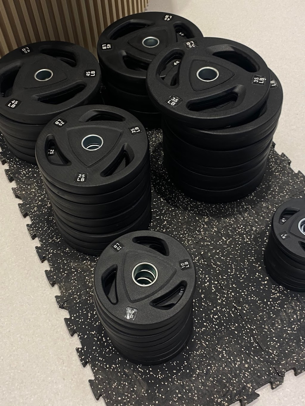 Juggernautlifters | 1425 Chem. Gascon #105, Terrebonne, QC J6X 4L9, Canada | Phone: (514) 995-5129