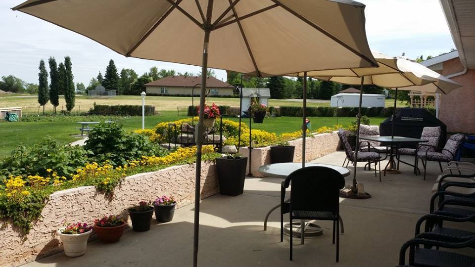 Parkway Lodge | 420 8 Ave SE, Weyburn, SK S4H 3N2, Canada | Phone: (306) 842-7868