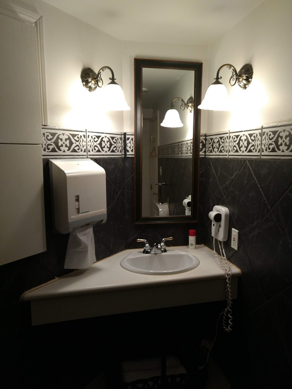 Scape Spa | 646 Mt Pleasant Rd, Mount Pleasant, ON N0E 1K0, Canada | Phone: (519) 484-1110