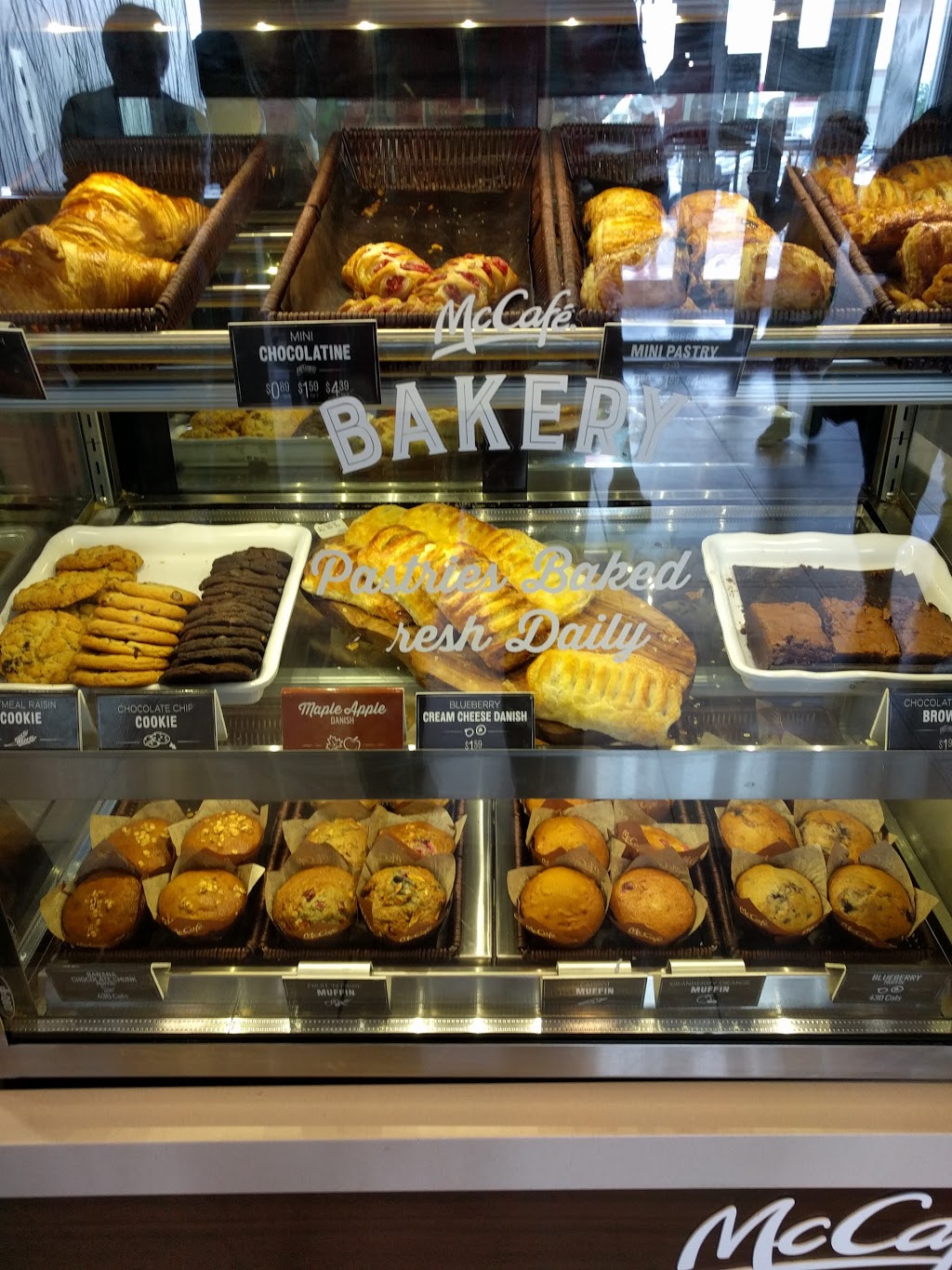 McDonalds | 3025 Clayhill Rd, Mississauga, ON L5B 4J3, Canada | Phone: (905) 279-9190