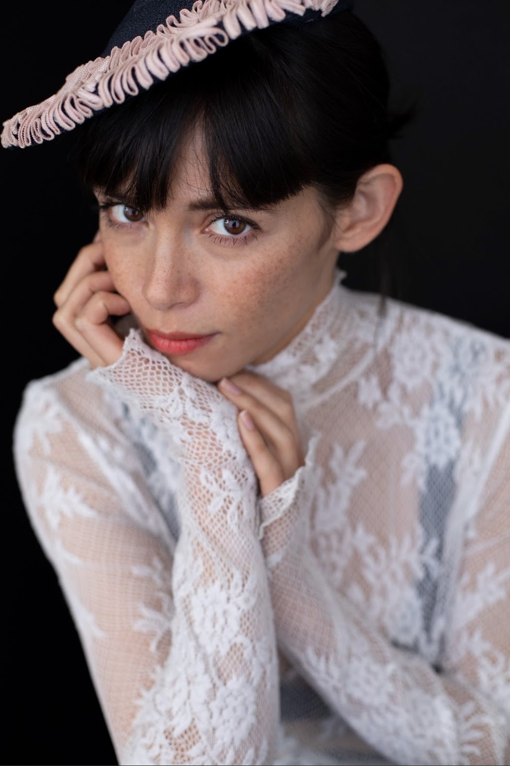 Deanna Milligan Portrait Photography | 2474 Hazel St, Victoria, BC V8S 2X5, Canada | Phone: (250) 221-0112