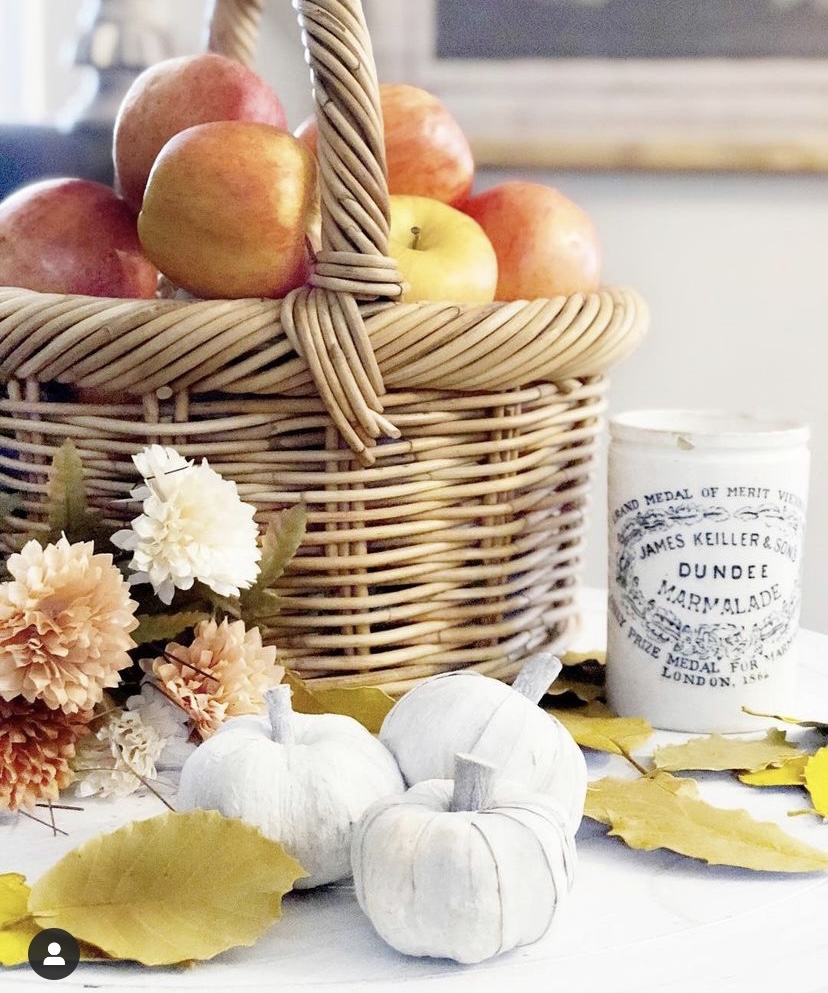 The Vintage Verandah | 106 Brome Bnd, Calgary, AB T3Z 0C7, Canada | Phone: (403) 417-0869