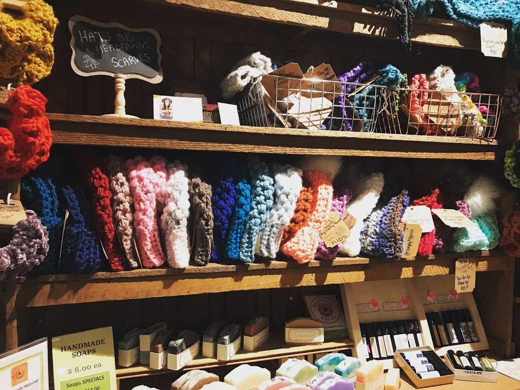 Simply Hippish | 113 Pine St, Dunnville, ON N1A 3C9, Canada | Phone: (289) 696-8573