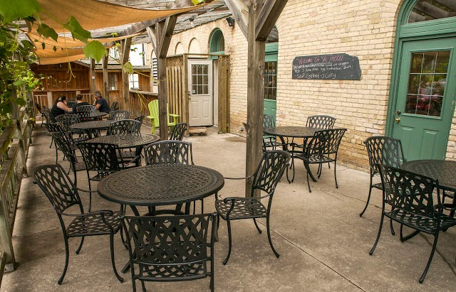 Arlington Hotel | 106 Grand River St N, Paris, ON N3L 2M5, Canada | Phone: (226) 227-1767