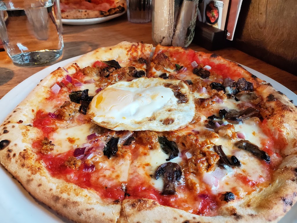 Famoso Neapolitan Pizzeria | 975 Broadmoor Blvd # 78, Sherwood Park, AB T8A 5W9, Canada | Phone: (780) 464-0066