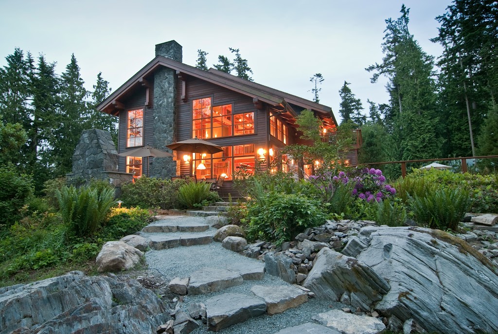 Point Williams Lodge | 4129 Point Williams Place, Point Williams Lodge, Lummi Island, WA 98262, USA | Phone: (888) 758-7064
