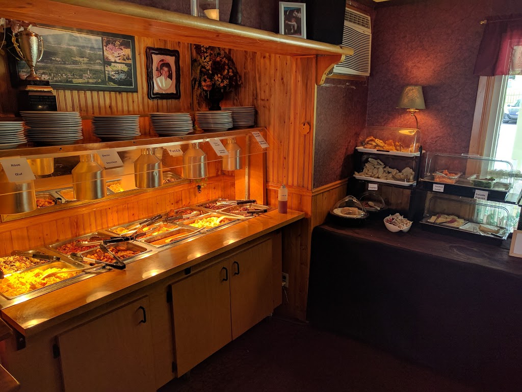 Auberge Sainte Catherine de Hatley | 2 Rue la Grande, Sainte-Catherine-de-Hatley, QC J0B 1W0, Canada | Phone: (819) 868-1212