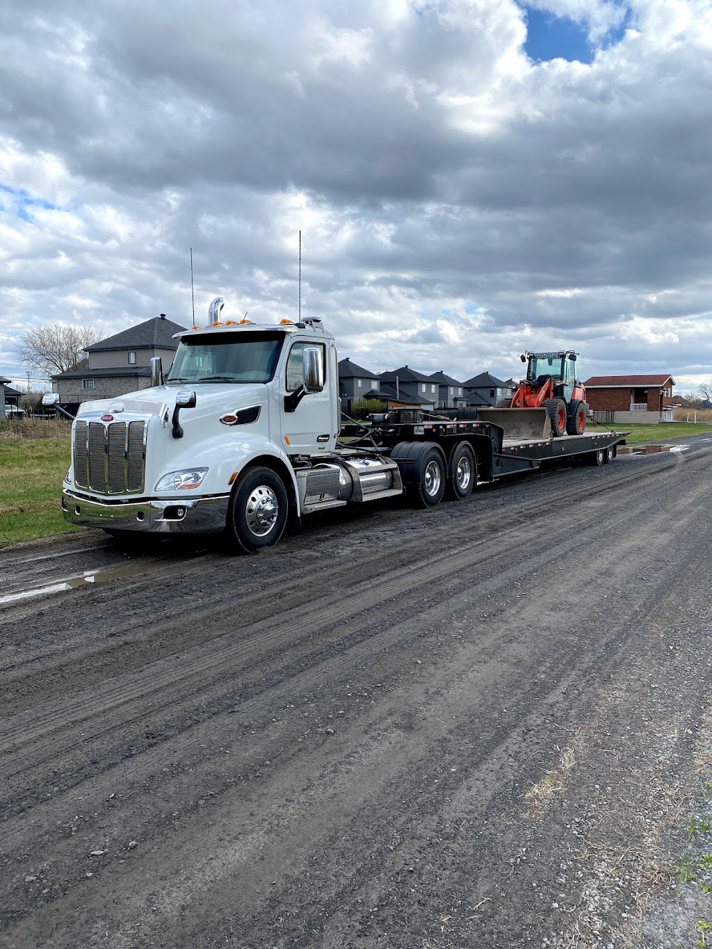 Remorquage Urgence Chambly 24/7 | 1725 Bd de Périgny, Chambly, QC J3L 4C3, Canada | Phone: (438) 387-1081