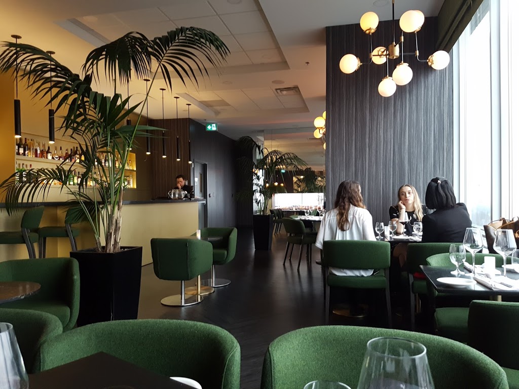 Le St. Laurent | 460 St Laurent Blvd, Ottawa, ON K1K 4Z2, Canada | Phone: (613) 421-1444