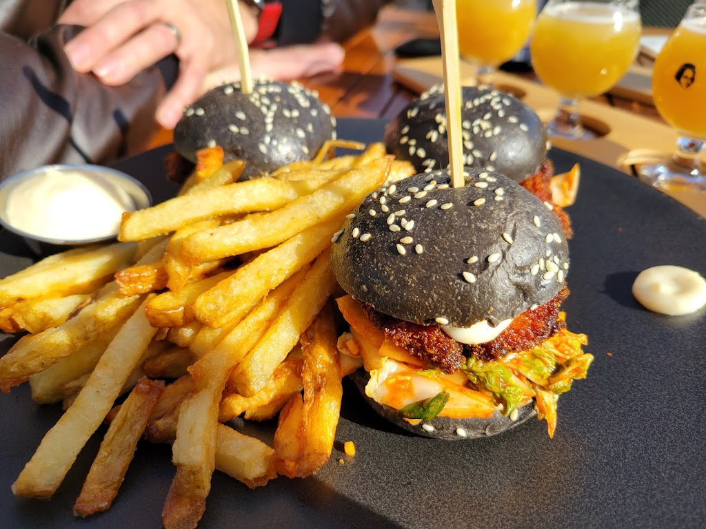 Sir John Brewing co. | 455 Rue Principale, Lachute, QC J8H 1Y4, Canada | Phone: (450) 409-1618