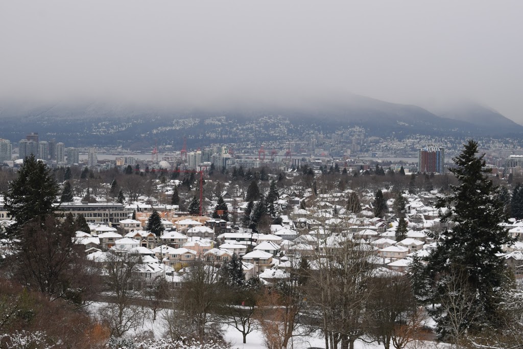Queen Elizabeth Park Plaza | 4600 Cambie St, Vancouver, BC V5Y 2M4, Canada | Phone: (604) 873-7000
