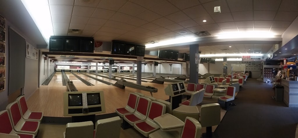 Bowling Hall Of St-Janvier | 13729 Boulevard Curé-Labelle, Mirabel, QC J7J 1L2, Canada | Phone: (450) 435-4523