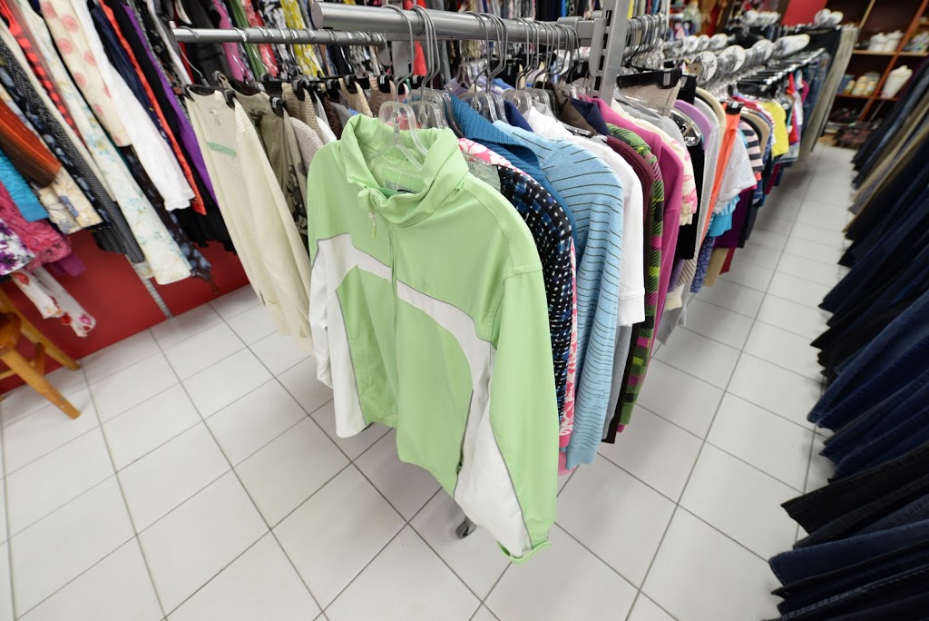 friperie la boite a trouvailles | 1750 Rue du Périgord, Québec, QC G1G 5X3, Canada | Phone: (418) 523-3030