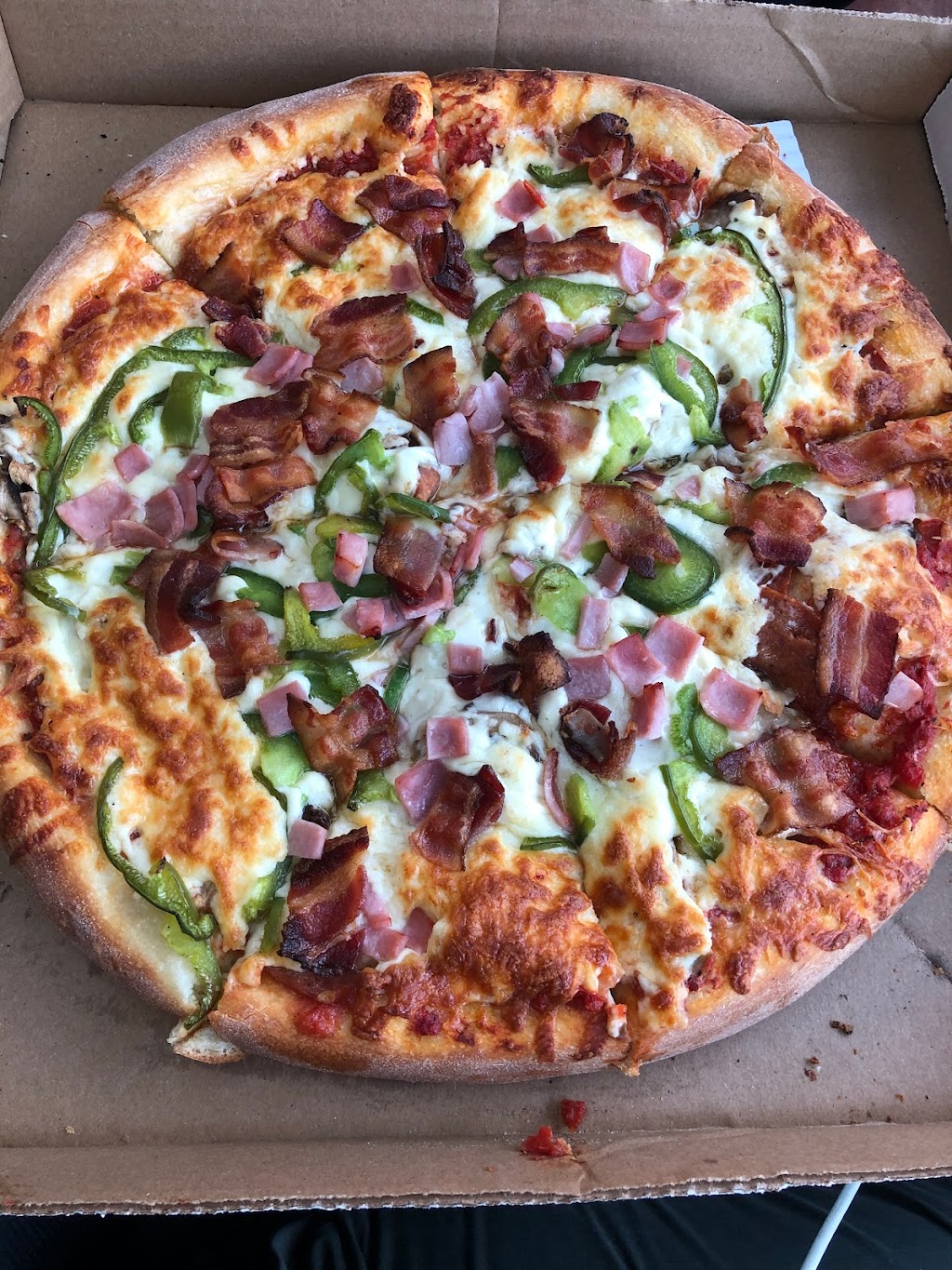 Vitos Pizzeria | 143 Hastings St N, Bancroft, ON K0L 1C0, Canada | Phone: (613) 332-4044
