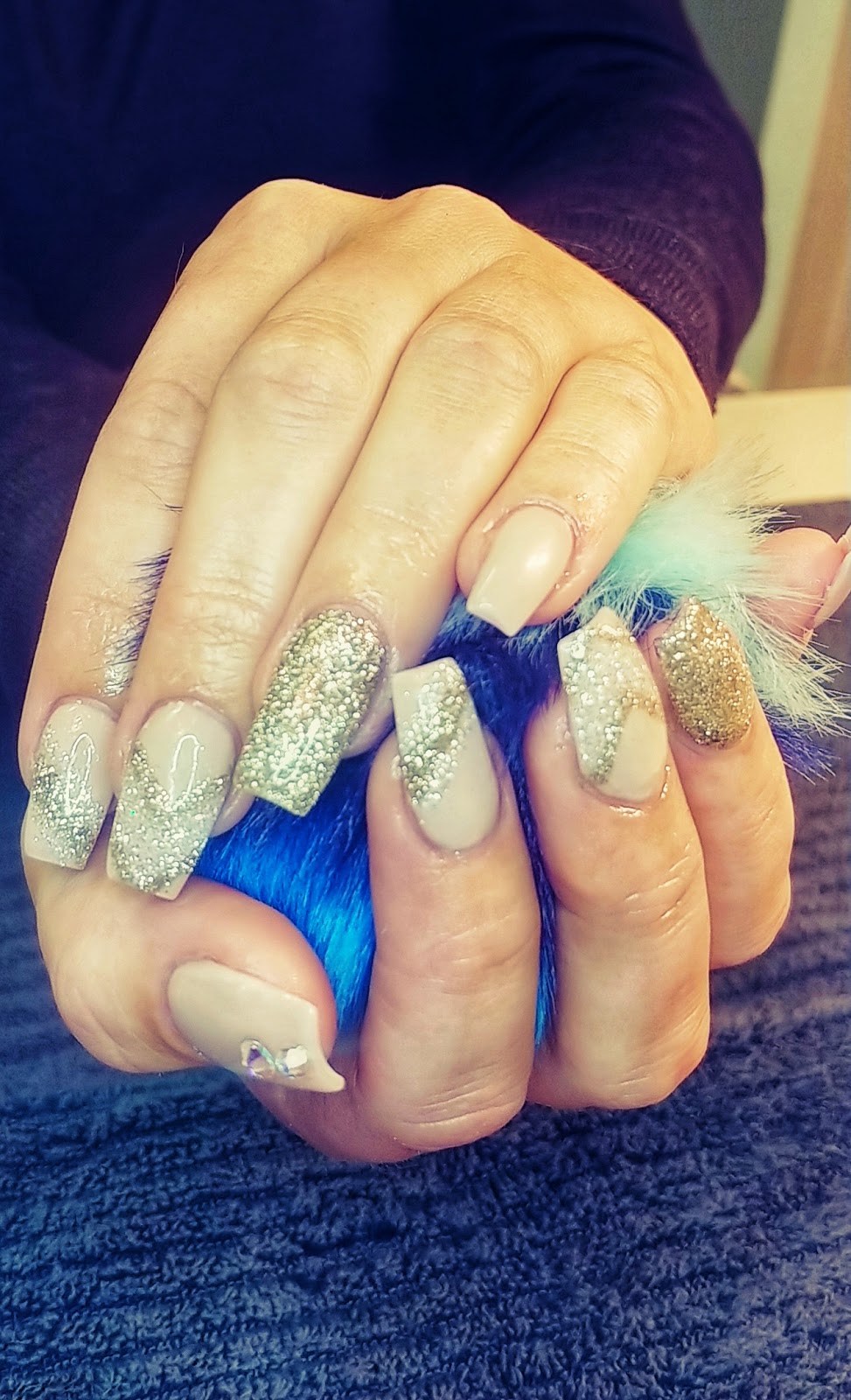 Kristys Hottips | 189 Asher Rd, Kelowna, BC V1X 3H5, Canada | Phone: (250) 863-4607