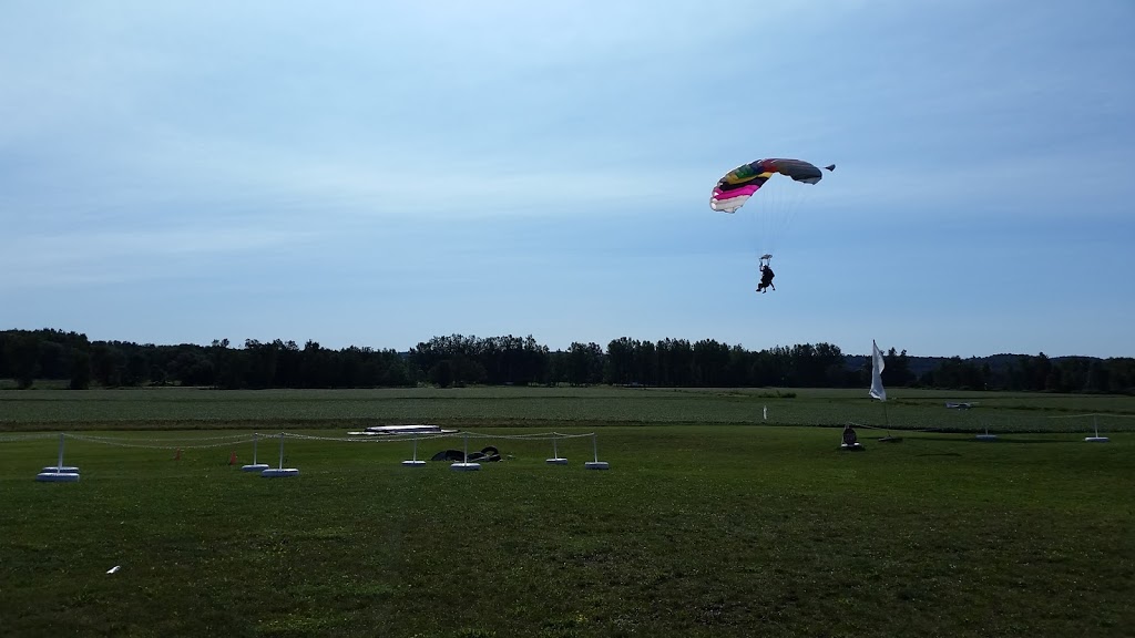 Skydive Toronto Inc | 3065 4th Line, Cookstown, ON L0L 1L0, Canada | Phone: (800) 668-5867