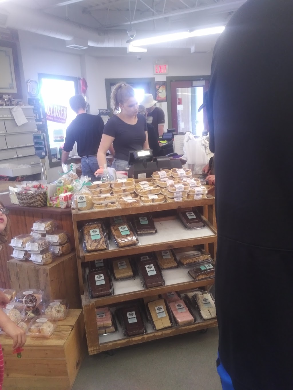 Glenburnie Grocery | 2454 Perth Rd, Glenburnie, ON K0H 1S0, Canada | Phone: (613) 542-6234