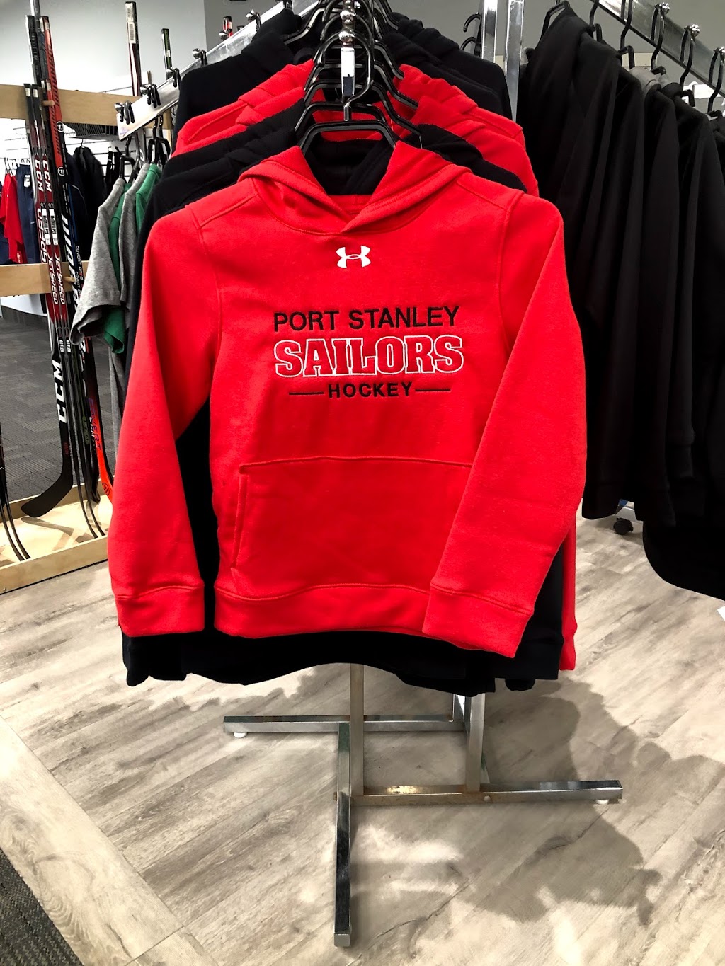 Danglers Edge Sports | 417 Wellington St, St Thomas, ON N5R 5J5, Canada | Phone: (519) 207-4440