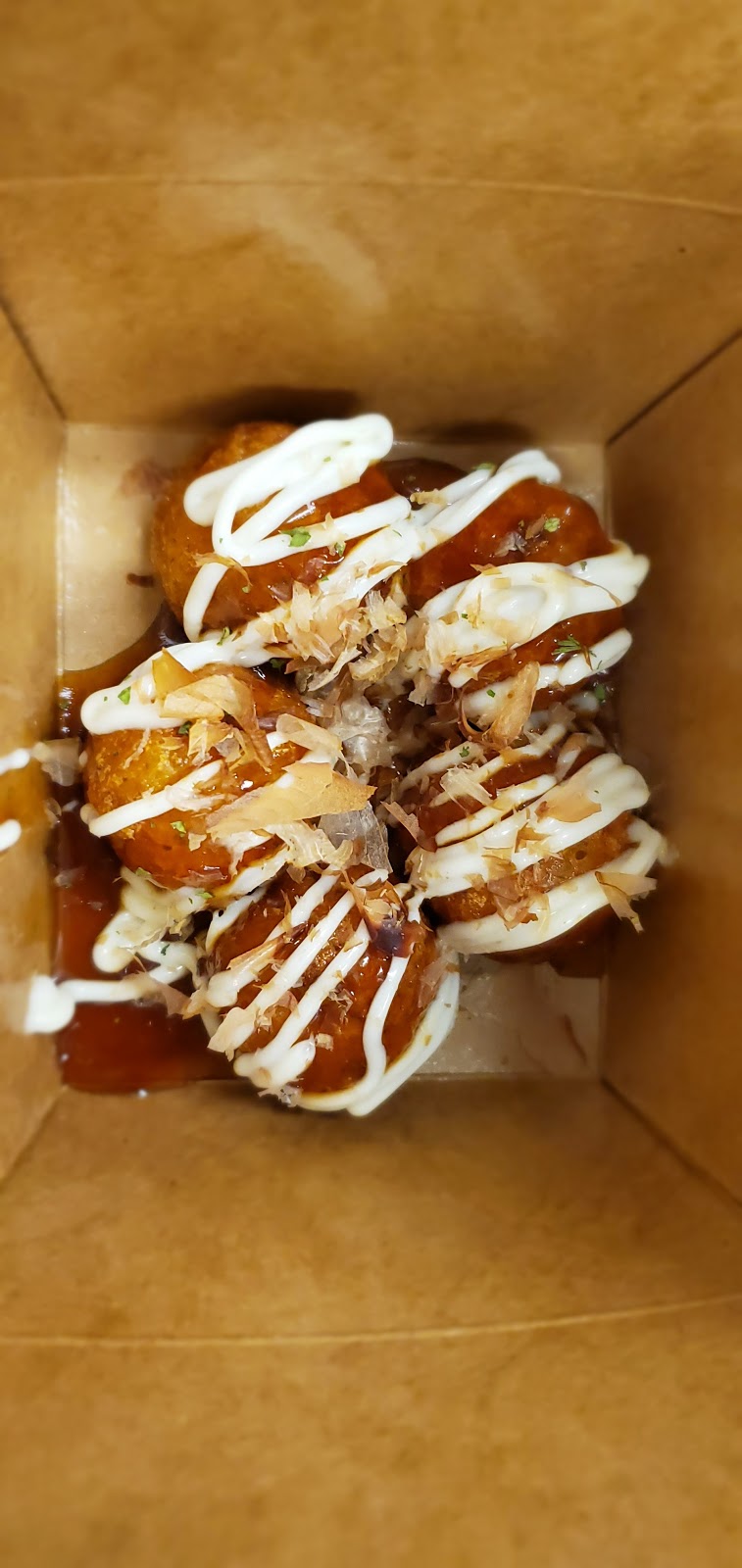 Roll&Chicken | 3026 Ross Rd, Nanaimo, BC V9T 3Z1, Canada | Phone: (250) 585-6188