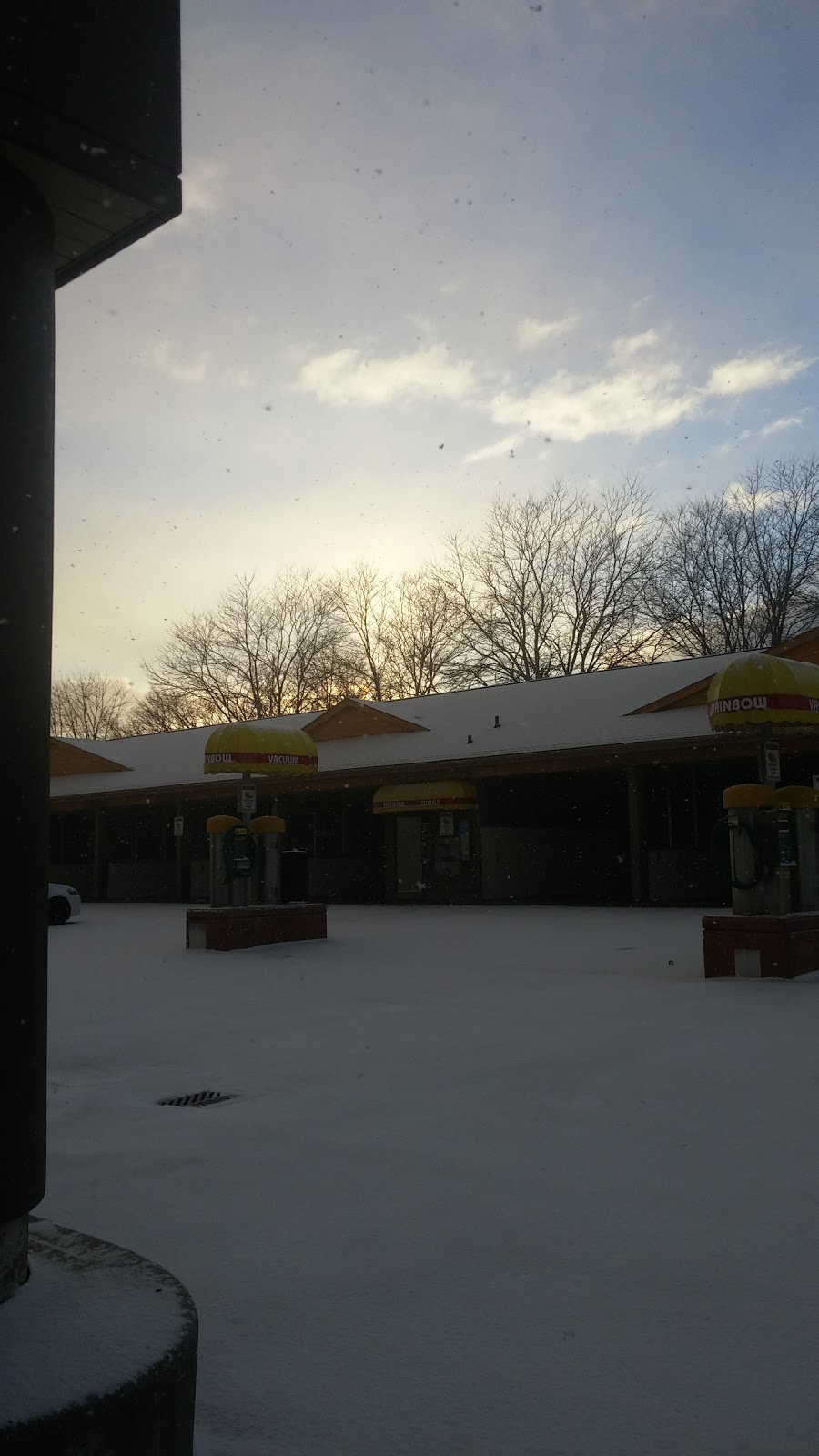 Rainbow Car Washes & Gas Bars | 1368 Upper Gage Ave, Hamilton, ON L8W 1N2, Canada | Phone: (905) 570-9788