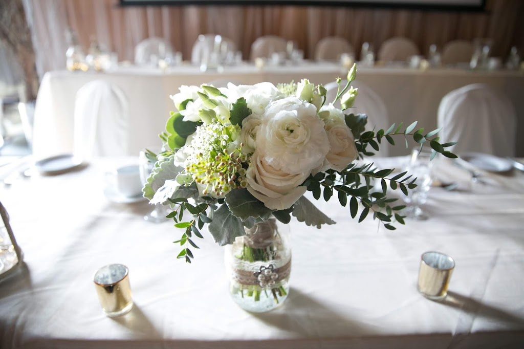 Milton Flowers & Gifts | 1236 Main St E, Milton, ON L9T 8M7, Canada | Phone: (905) 636-1900