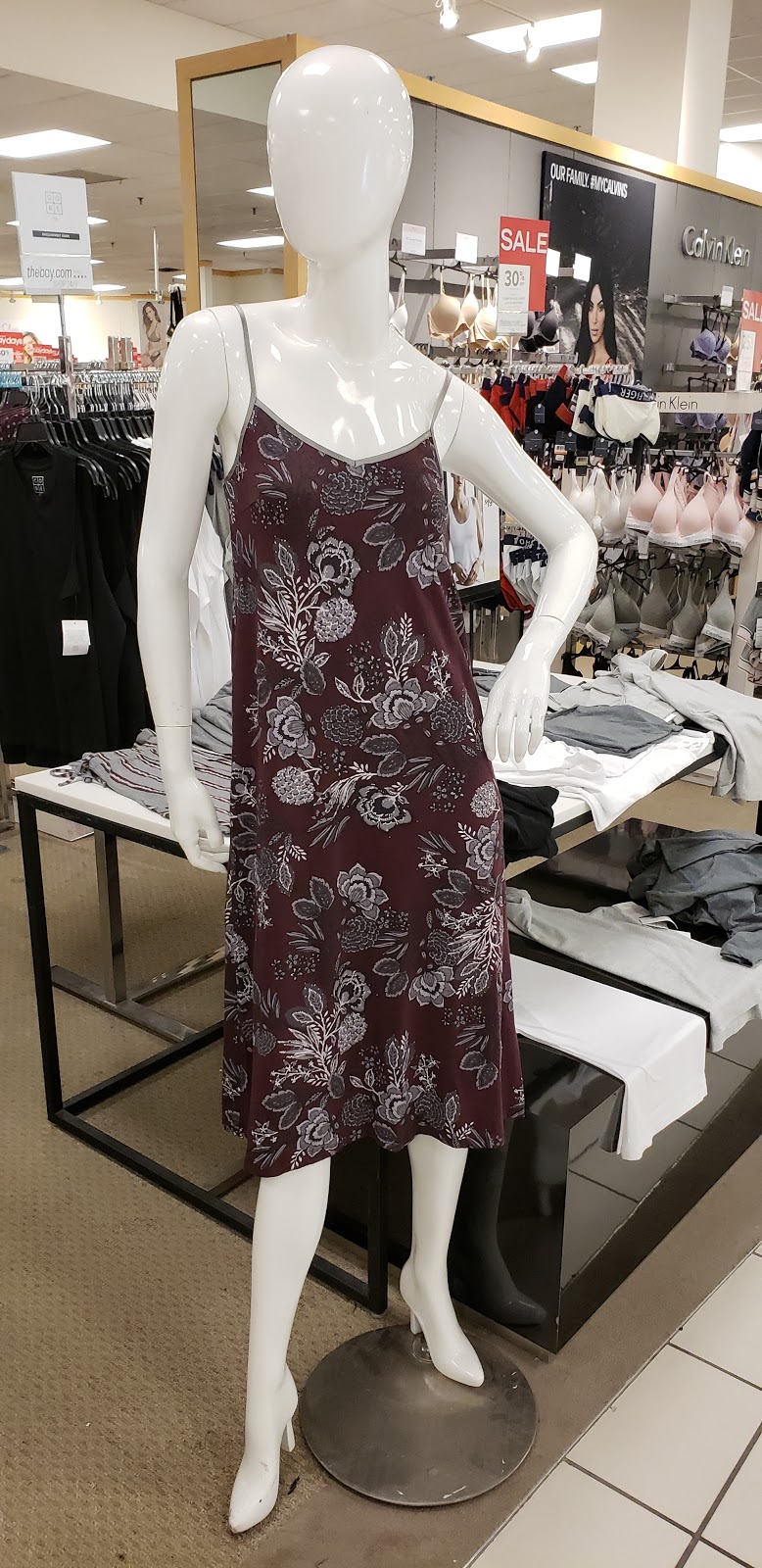Hudsons Bay | 999 Upper Wentworth St, Hamilton, ON L9A 4X5, Canada | Phone: (905) 318-8008