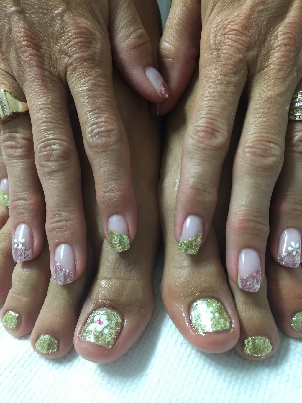 Shirleys Studio | 732 Government St, Penticton, BC V2A 4T3, Canada | Phone: (250) 486-3855