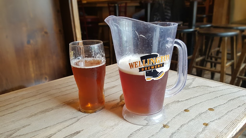 Mullins Irish Pub | 1033 Bay St, Toronto, ON M4W 1A7, Canada | Phone: (416) 963-3000