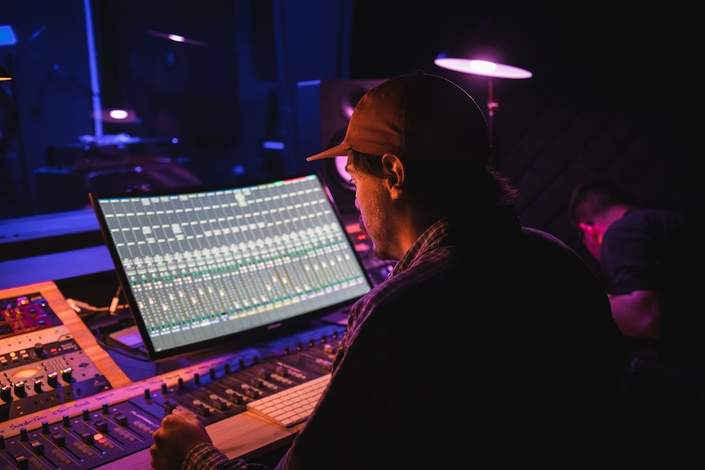 Aurum Waves Studio | 426 Caledonia Rd, Moncton, NB E1H 2E7, Canada | Phone: (506) 232-3300