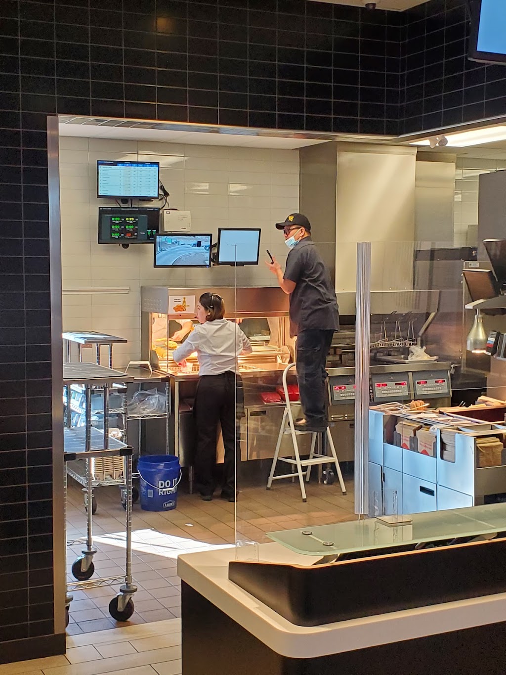 McDonald’s | 2804 James Mowatt Trail SW, Edmonton, AB T6W 1A8, Canada | Phone: (587) 469-1042