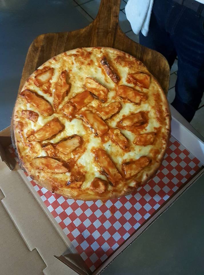 Christophers Pizza | 94 Killaly St W, Port Colborne, ON L3K 3L6, Canada | Phone: (905) 834-5000