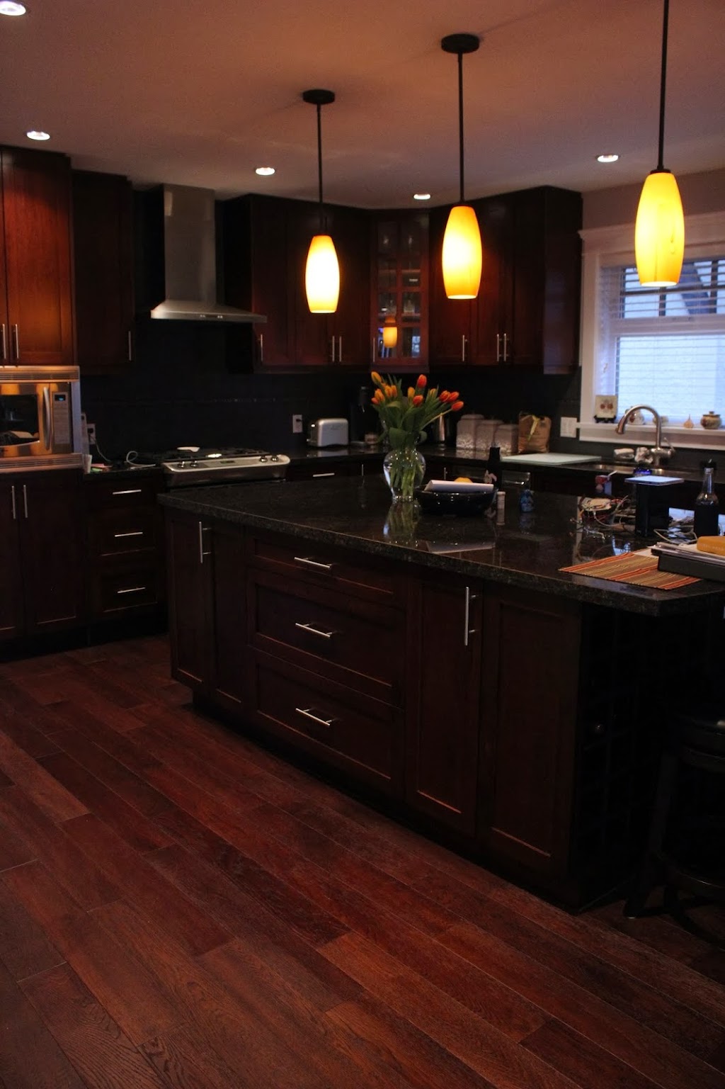 MaxFloors | 430 Ash St, New Westminster, BC V3M 3N2, Canada | Phone: (604) 537-9043