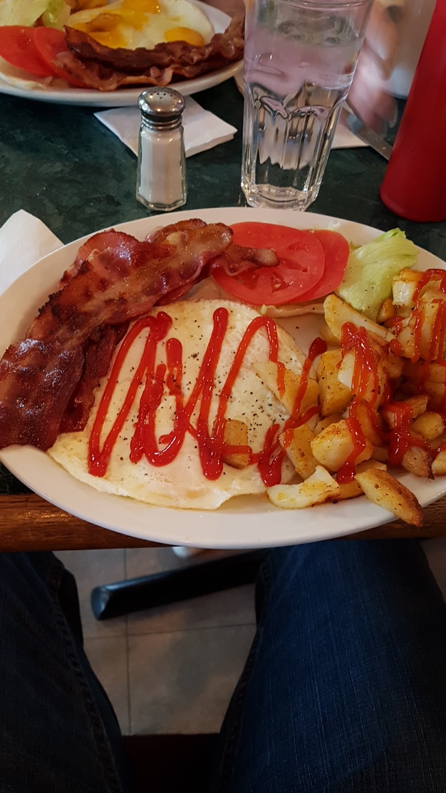 Tommys Grill & Bar | 28 Mill St E, Acton, ON L7J 1H2, Canada | Phone: (519) 929-9287