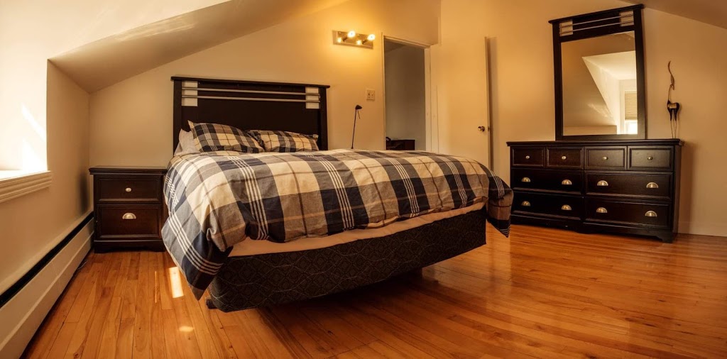 La maison blanche | 151 Rue Grenier, Laurierville, QC G0S 1P0, Canada | Phone: (819) 291-1013