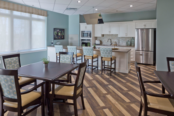 Amica Little Lake | 70 Lakeside Terrace, Barrie, ON L4M 0J2, Canada | Phone: (705) 722-9191