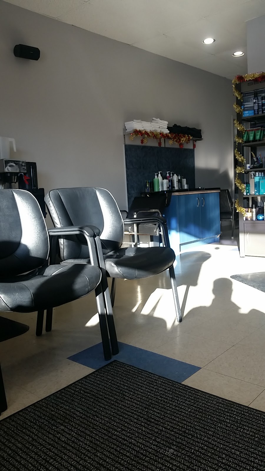 Salon De Coiffure Bel Ami Inc | 2050 Rte Marie-Victorin, Varennes, QC J3X 1R3, Canada | Phone: (450) 929-3737