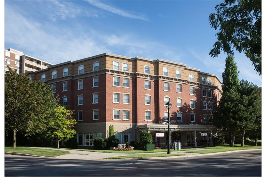 Chartwell Marthas Landing Retirement Residence | 2109 Lakeshore Rd, Burlington, ON L7R 4Z4, Canada | Phone: (289) 635-3192