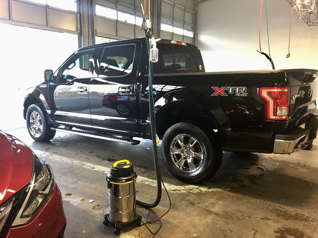 Squeaky Hand Car Wash | 2724 Barnet Hwy, Coquitlam, BC V3B 1B8, Canada | Phone: (604) 945-0993