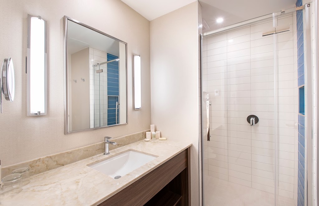 Le Georgesville, centre de congrès et hôtel | 300 118e Rue, Saint-Georges, QC G5Y 3E3, Canada | Phone: (418) 227-3000