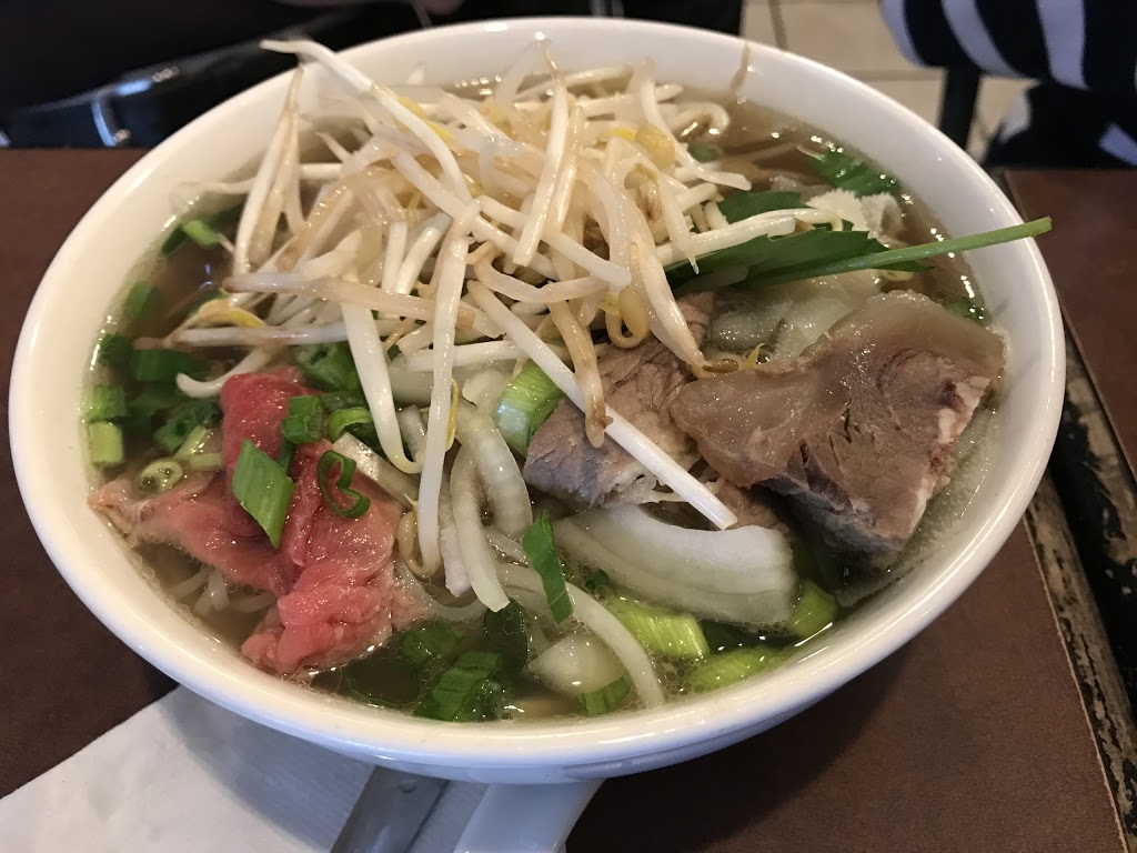Pho Phuong Hong Vietnamese Restaurant | 20306 Dewdney Trunk Rd #6, Maple Ridge, BC V2X 3E1, Canada | Phone: (604) 465-2300