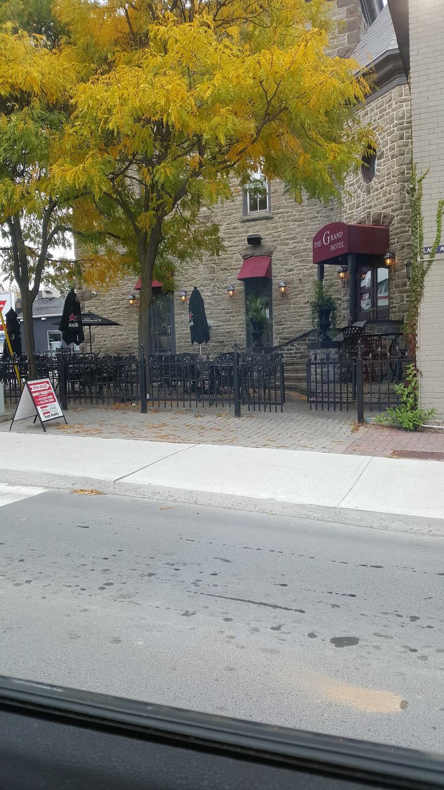 Smith & Barrel | 7 Bridge St, Carleton Place, ON K7C 2V2, Canada | Phone: (613) 492-1566