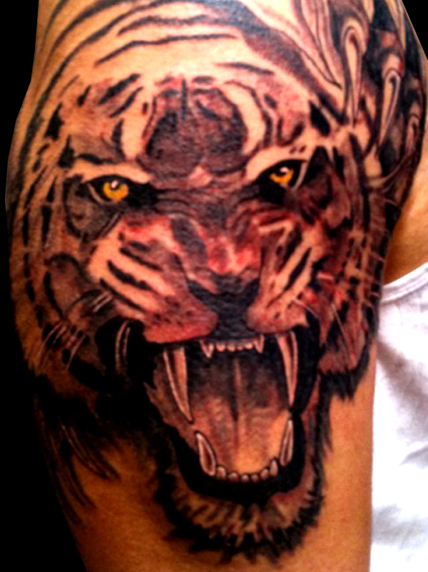 Raro Tattoo & Body Piercing Studio | 5875 Hwy 7 #4, Woodbridge, ON L4L 1T9, Canada | Phone: (905) 605-7276