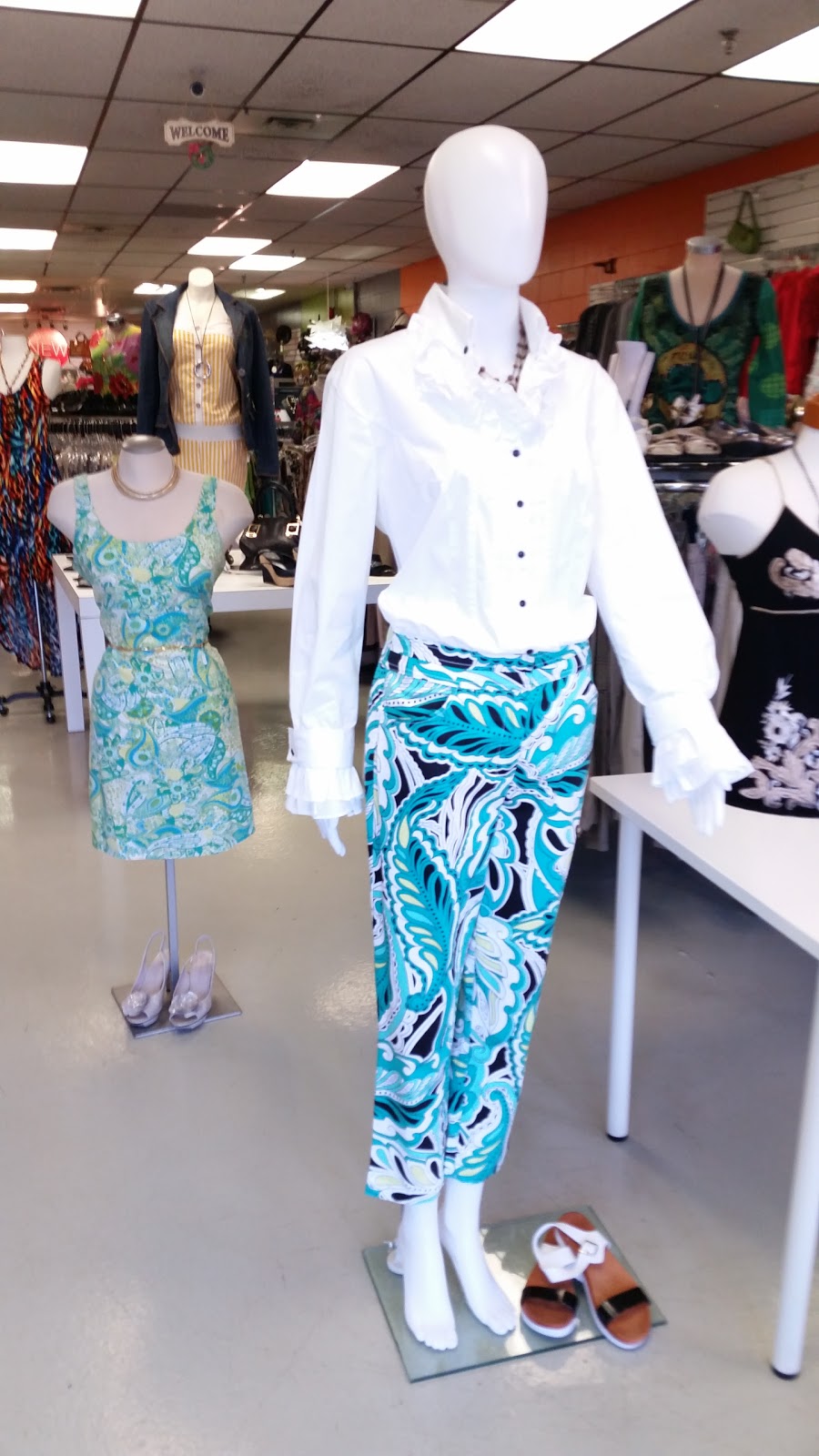 Kloz Corner | 5233 Stanley Ave, Niagara Falls, ON L2E 7C2, Canada | Phone: (289) 932-5311