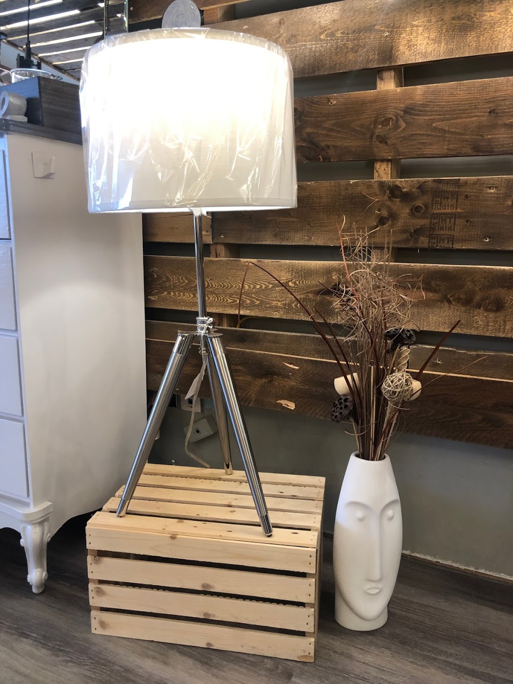 Lighting & Accent Gallery | 399 McNaughton Ave W, Chatham, ON N7L 4K4, Canada | Phone: (519) 354-4456