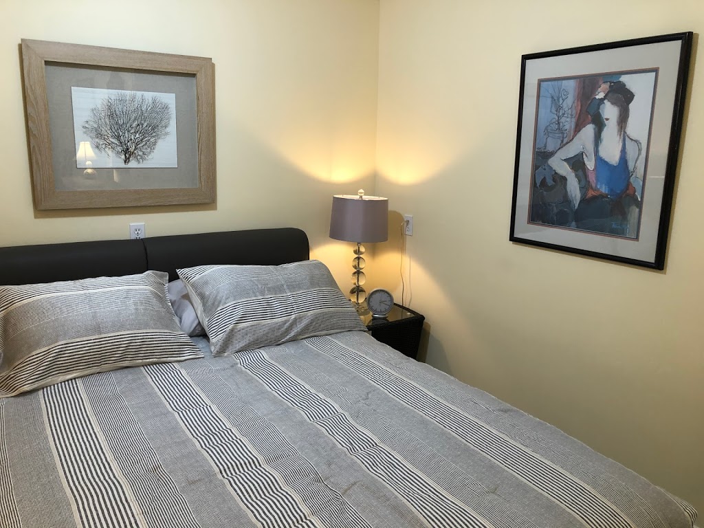 Sausalito Beachside Suites | 1185 Oxford St, White Rock, BC V4B 3P5, Canada | Phone: (604) 538-3237